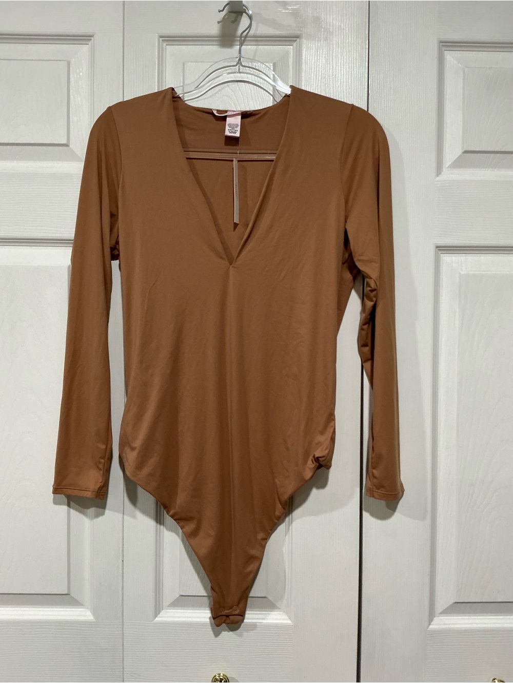 🤎 NWT Victoria’s Secret BODYWEAR Feather Soft Long Sleeve V-neck Thong Bodysuit - Picture 4 of 8